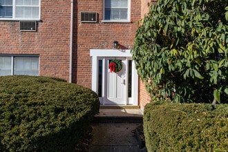River Edge Apartments in Hastings On Hudson, NY - Building Photo - Building Photo