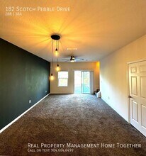 182 Scotch Pebble Dr in Jacksonville, FL - Foto de edificio - Building Photo