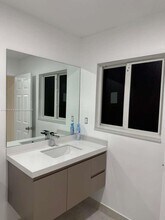 7781 Simms St in Hollywood, FL - Building Photo - Building Photo