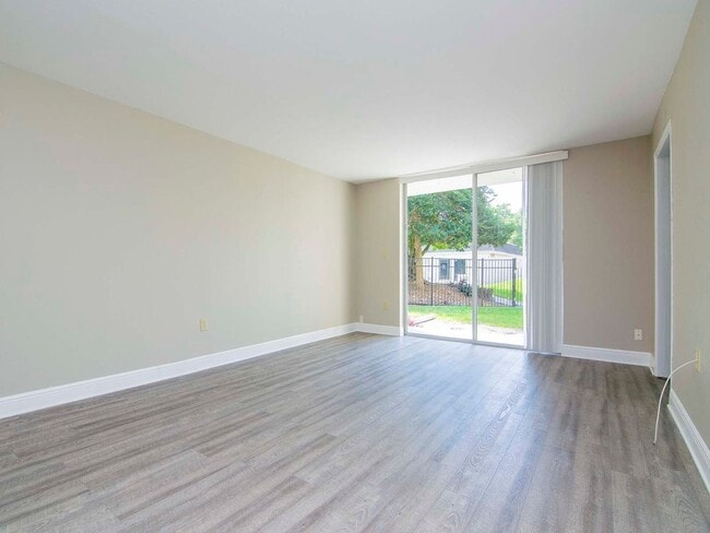 108 Clocktower Dr in Brandon, FL - Building Photo - Building Photo