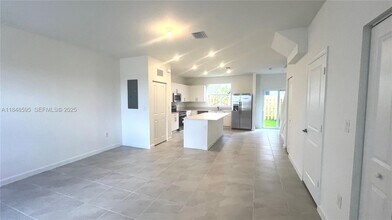 1178 SE 2nd St in Florida City, FL - Building Photo - Building Photo