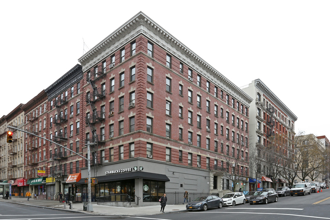 40-46 Tiemann Pl in New York, NY - Building Photo