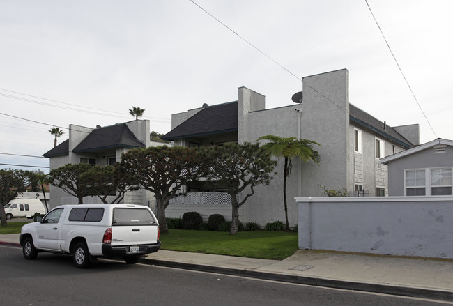 353 Hamilton St in Costa Mesa, CA - Foto de edificio - Building Photo