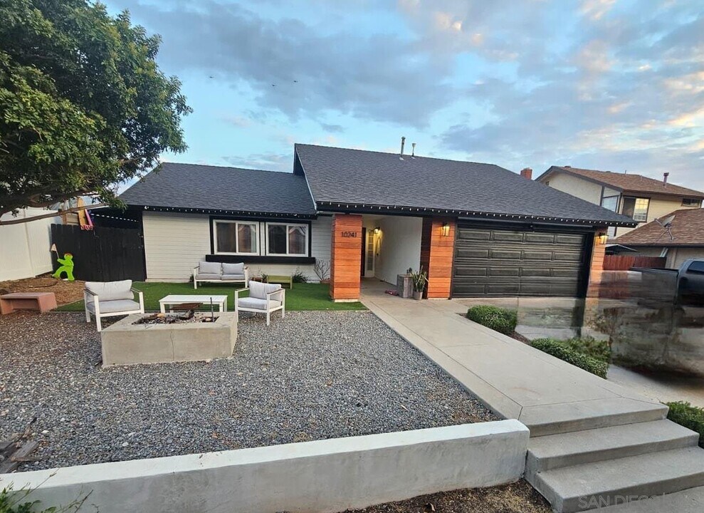 10241 Easthaven Dr in Santee, CA - Building Photo