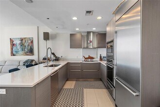 175 1st St S in St. Petersburg, FL - Foto de edificio - Building Photo