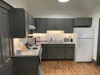 400 Main St E photo'