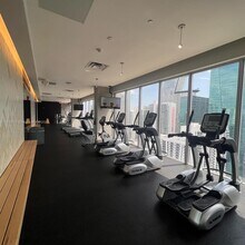 151 SE 1st St, Unit 2409 in Miami, FL - Foto de edificio - Building Photo