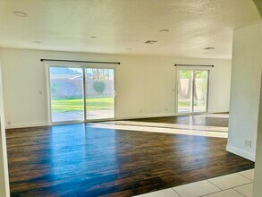 27131 Shadowcrest Ln in Cathedral City, CA - Building Photo - Building Photo