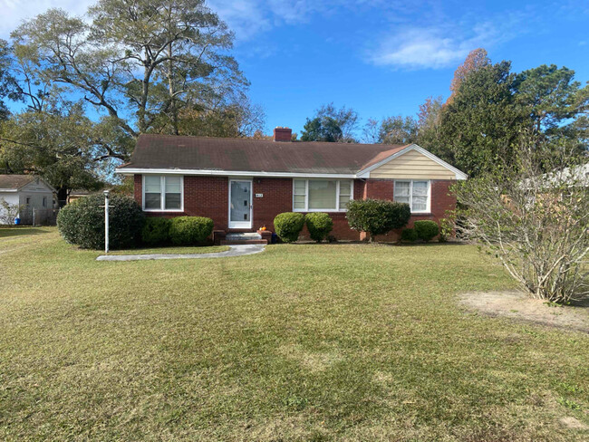 1412 S Fourth St in Hartsville, SC - Building Photo - Building Photo