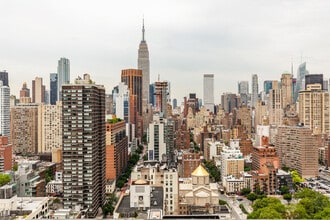 401 E 34th St in New York, NY - Foto de edificio - Building Photo