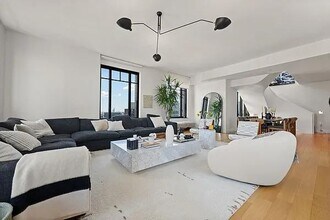 110 Charlton St in New York, NY - Building Photo - Building Photo