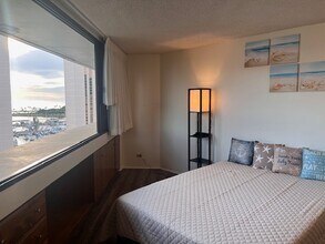 1700 Ala Moana Blvd, Unit 2004 in Honolulu, HI - Foto de edificio - Building Photo