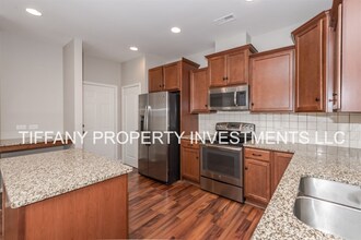 8219 Romana Red Ln in Charlotte, NC - Building Photo - Building Photo