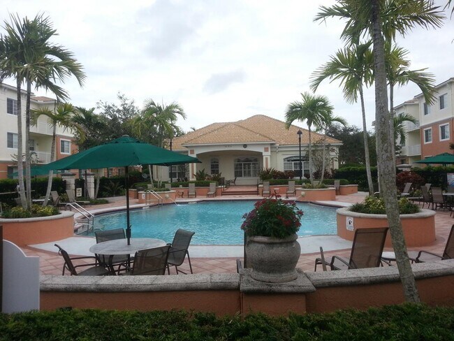 9857 Baywinds Blvd in Royal Palm Beach, FL - Building Photo - Building Photo