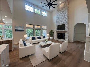 580 Hardwick Dr in Aurora, OH - Building Photo - Building Photo