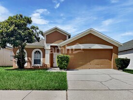 451 Sand Ridge Dr in Valrico, FL - Building Photo