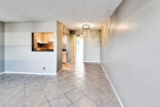 22 Kent B in West Palm Beach, FL - Building Photo - Building Photo