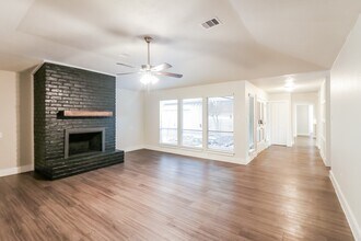 4515 Sylvan Glen Dr in Houston, TX - Building Photo - Building Photo