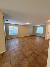 15309 La Palma Way in Moreno Valley, CA - Foto de edificio - Building Photo