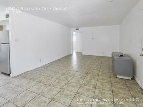 1904 Rexford Dr-Unit -Unit 4 in Las Vegas, NV - Foto de edificio - Building Photo