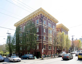 Campbell Court Apartments in Portland, OR - Building Photo - Building Photo