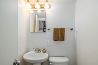 Covington Apartments in Ypsilanti, MI - Foto de edificio - Interior Photo