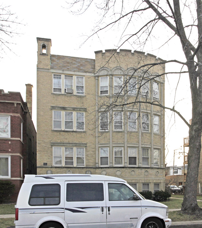 6127-6129 N Claremont Ave in Chicago, IL - Building Photo - Building Photo