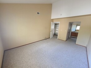 3017 Grove Way in Castro Valley, CA - Building Photo - Building Photo