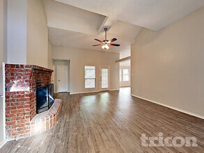 6807 Keeler Dr in Arlington, TX - Foto de edificio - Building Photo