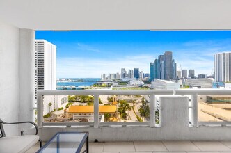 1717 N Bayshore Dr, Unit SI ID1054090P in Miami, FL - Foto de edificio - Building Photo