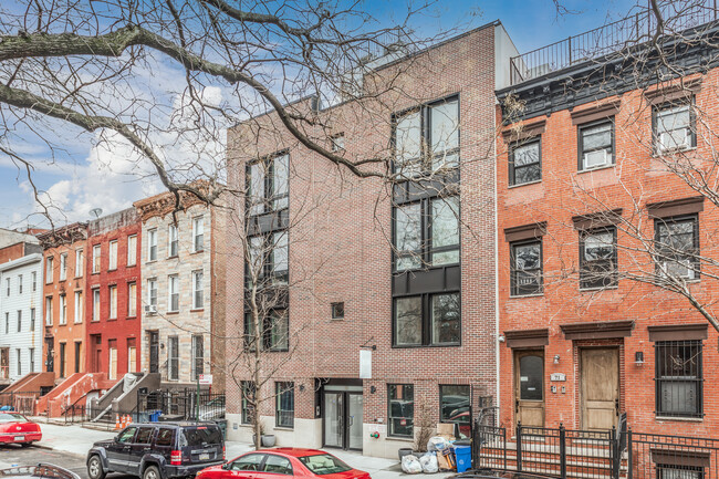 65 Irving Pl in Brooklyn, NY - Building Photo - Building Photo