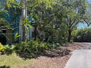 3151 Freeman St in Miami, FL - Building Photo - Building Photo