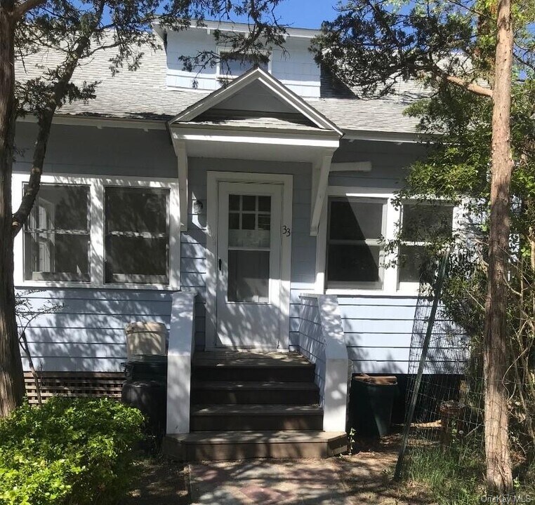 33 Duneway Ave in Ocean Beach, NY - Building Photo