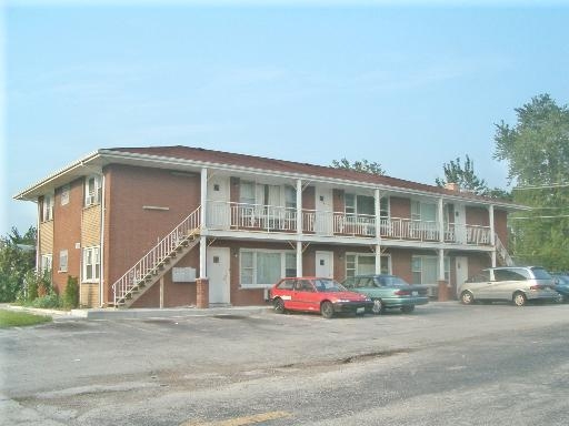 8750 S Roberts Rd in Hickory Hills, IL - Building Photo - Building Photo