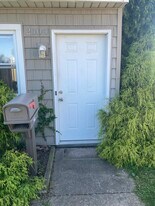 2104 Emerson Ave in Erie, PA - Building Photo