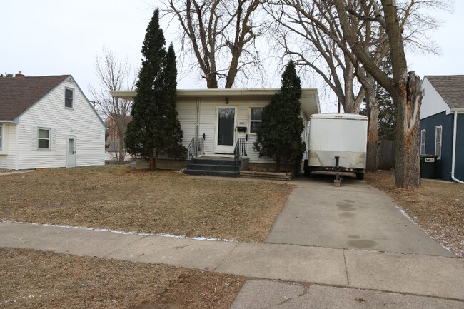 property at 2416 S Glendale Ave