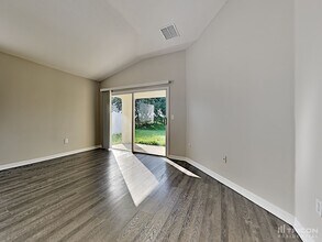 31420 Triborough Dr in Wesley Chapel, FL - Foto de edificio - Building Photo