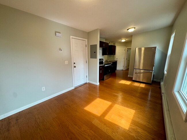 27 Florence St, Unit 2R in Providence, RI - Foto de edificio - Building Photo