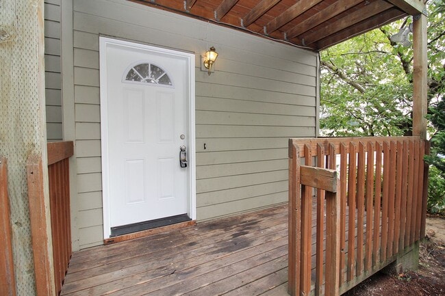 13047 NE Prescott Dr in Portland, OR - Building Photo - Building Photo