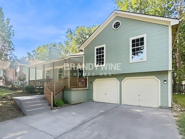 property at 18109 E 31st Terrace Dr S