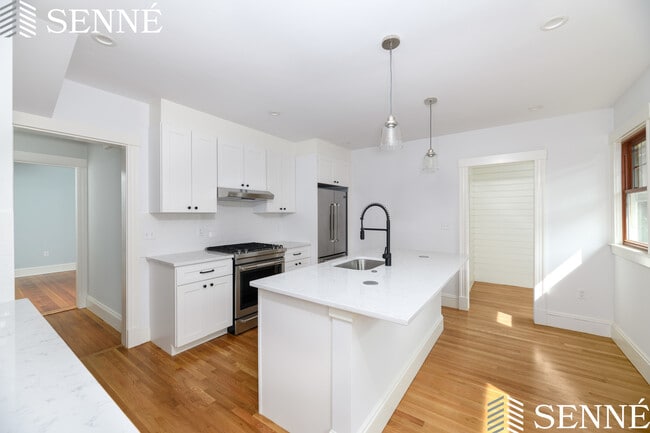 159 Corey St, Unit 2 in Boston, MA - Building Photo - Building Photo