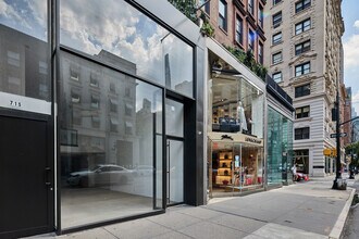 715 Madison Ave in New York, NY - Building Photo - Building Photo