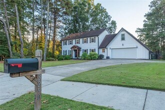3250 Indian Hills Dr in Marietta, GA - Building Photo - Building Photo