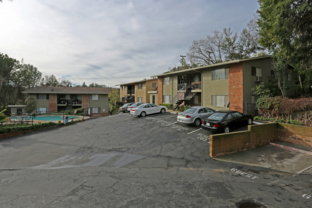 Placer Terrace in Auburn, CA - Building Photo