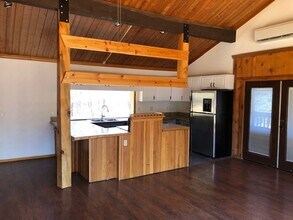 68155 Knik Rd in Sisters, OR - Building Photo - Building Photo