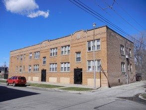 7955 S Emerald Ave in Chicago, IL - Foto de edificio - Building Photo