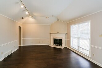 8674 Leaf Manor Cove in Cordova, TN - Building Photo - Building Photo