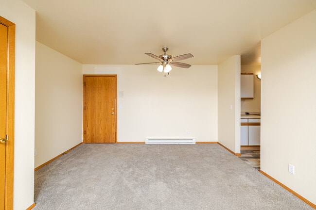 Palmer House Apartments in Janesville, WI - Foto de edificio - Interior Photo