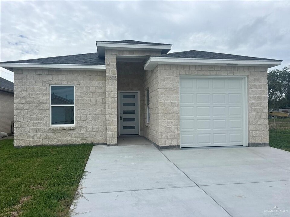 13 Haverford Blvd in Harlingen, TX - Building Photo