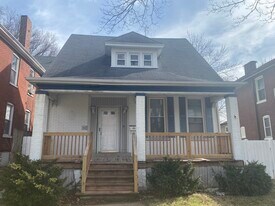 8512 Church Dr in St. Louis, MO - Building Photo